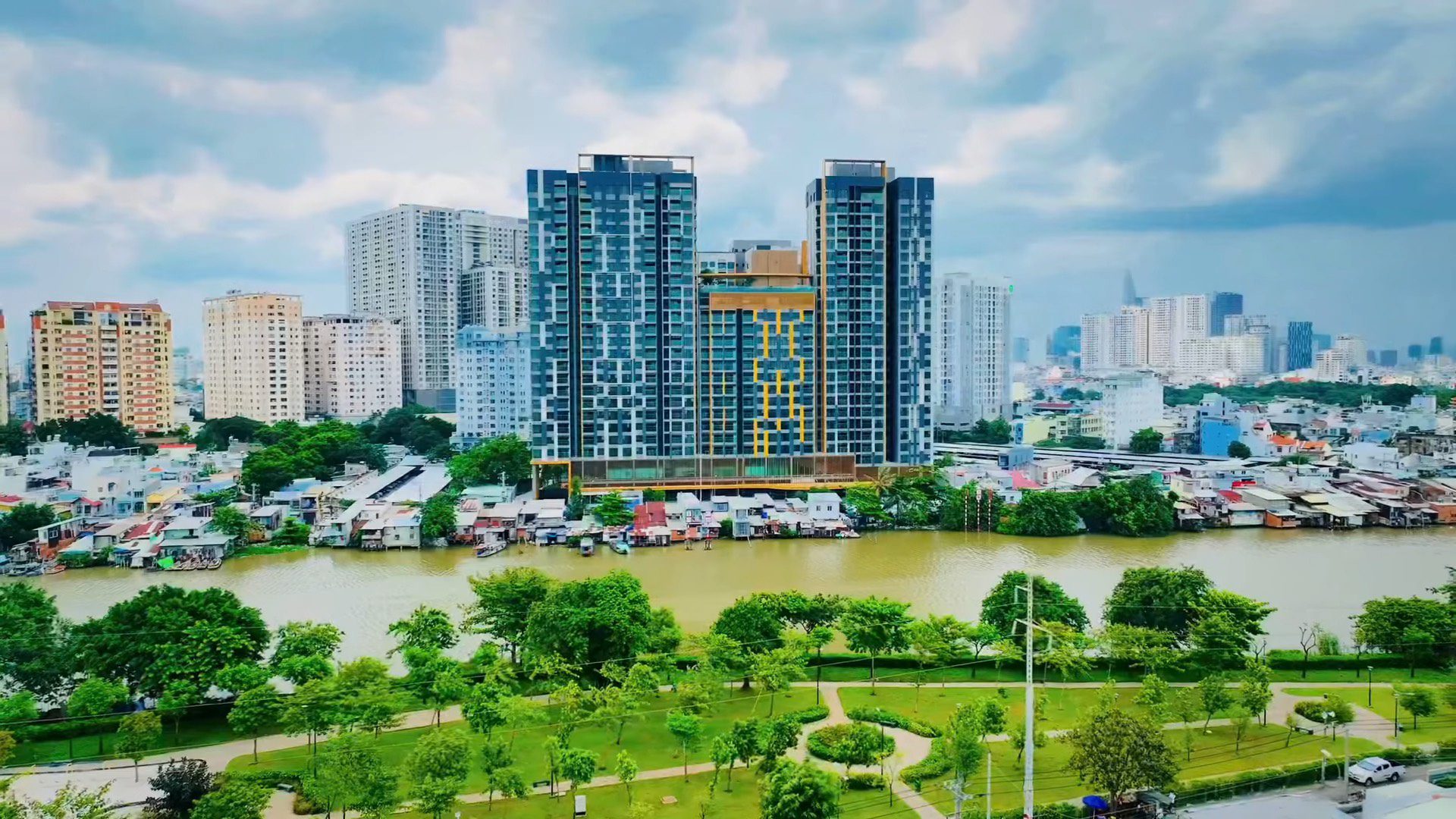 THÁP B CHUNG CƯ DELASOL KHI NÀO MỞ BÁN TRONG NĂM 2025? 13 Tháp B chung cư Delasol Quận 4 - Nhìn từ Quận 7