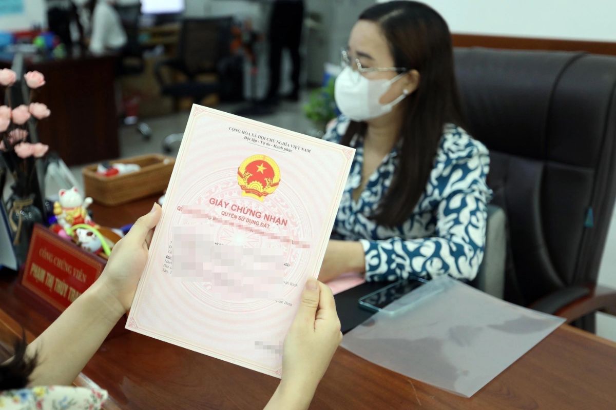 Sáp nhập tỉnh thành có phải làm lại sổ hồng? 6 Giải đáp sáp nhập tỉnh thành có phải làm lại sổ hồng