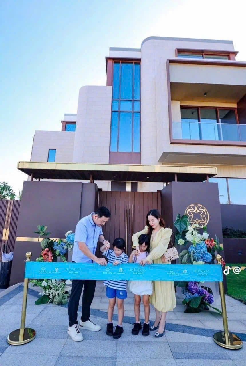 NHỮNG CƯ DÂN ĐẦU TIÊN CỦA THE RIVUS NHẬN NHÀ 31 Sự hạnh phúc của cư dân The Rivus trong ngày đầu nhận nhà