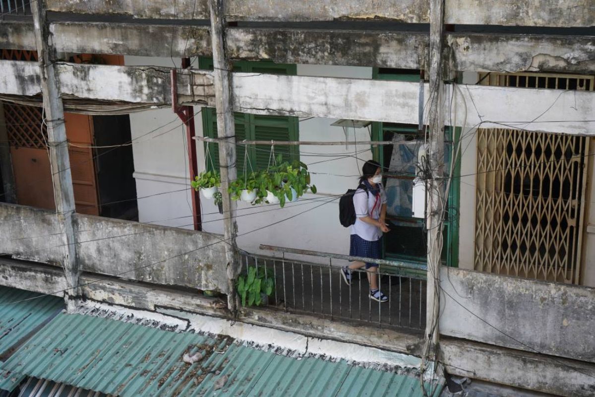 Chung cư Vĩnh Hội ngay cầu Ông Lãnh khi nào giải toả? 13 Trẻ em sinh sống và vui chơi trong điều kiện thiếu an toàn