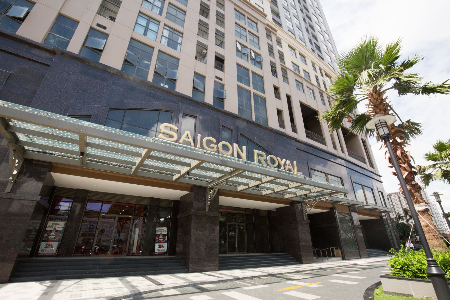 SỐNG TẠI QUẬN 4 CÓ GÌ HẤP DẪN? MỘT NGÀY TRẢI NGHIỆM KHU BẾN VÂN ĐỒN 37 Saigon Royal Residence