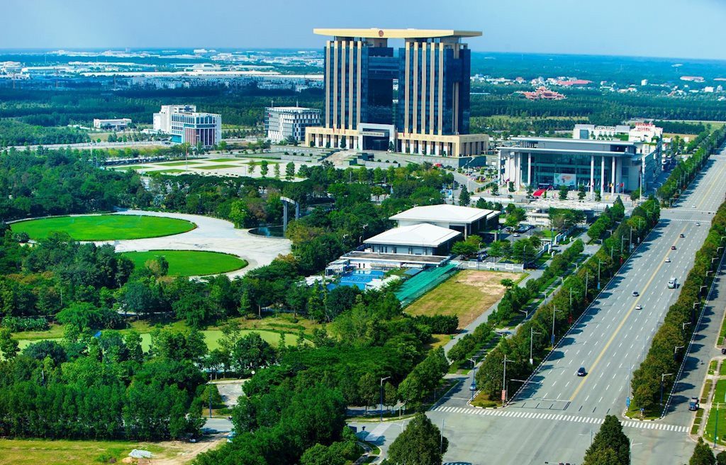 DIỆN TÍCH DÂN SỐ TP HCM SAU KHI SÁP NHẬP 1/7/2025 11 Quốc hội chính thức thông qua Nghị quyết số 202/2025/QH15 về việc sáp nhập tỉnh Bình Dương và tỉnh Bà Rịa – Vũng Tàu vào Thành phố Hồ Chí Minh.