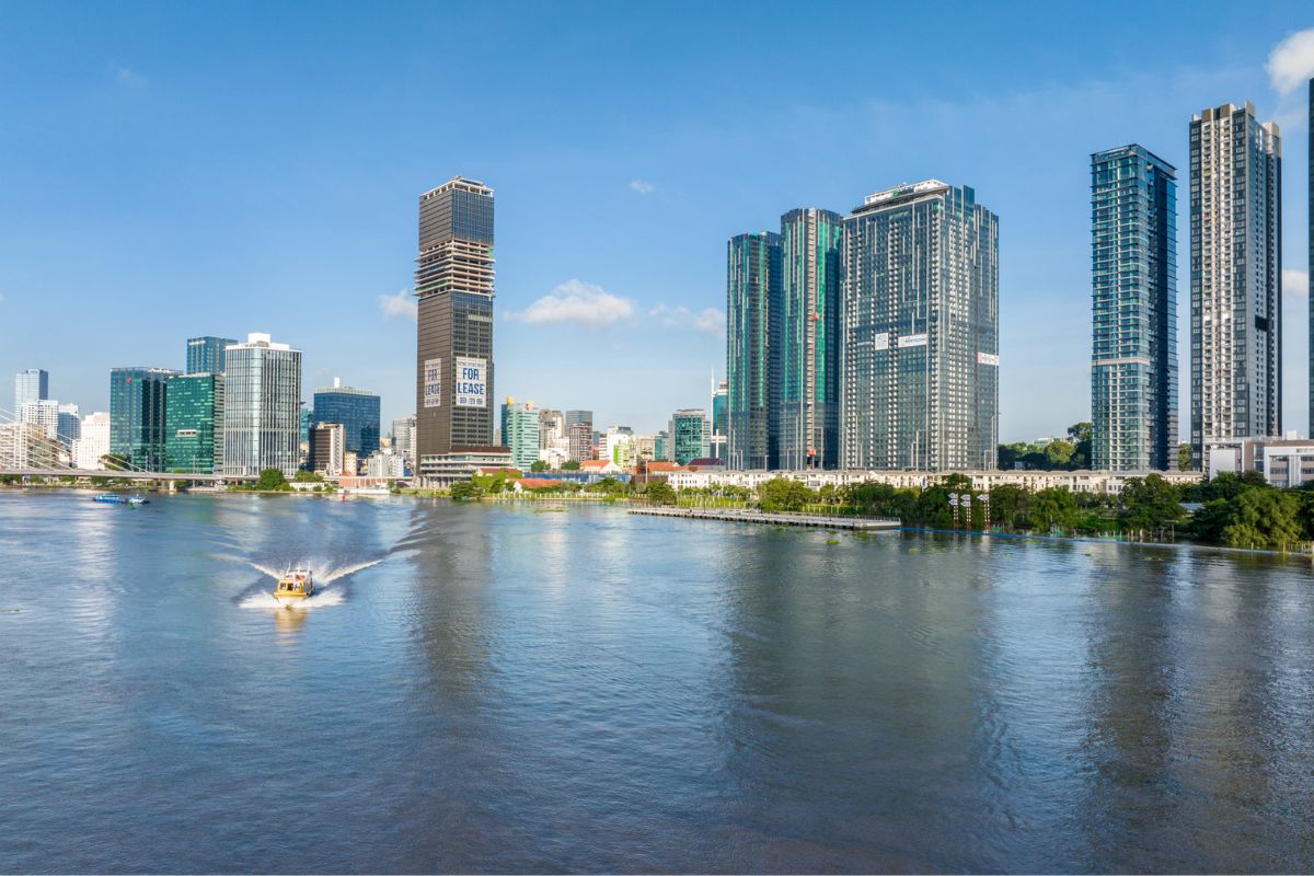 Cận cảnh tòa nhà chọc trời 55 tầng Saigon Marina International khai trương 23 55 tầng Saigon Marina góc nhìn xa