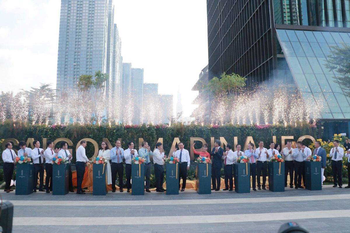 Cận cảnh tòa nhà chọc trời 55 tầng Saigon Marina International khai trương 7 Lễ khai trương tòa nhà chọc trời 55 tầng Saigon Marina International