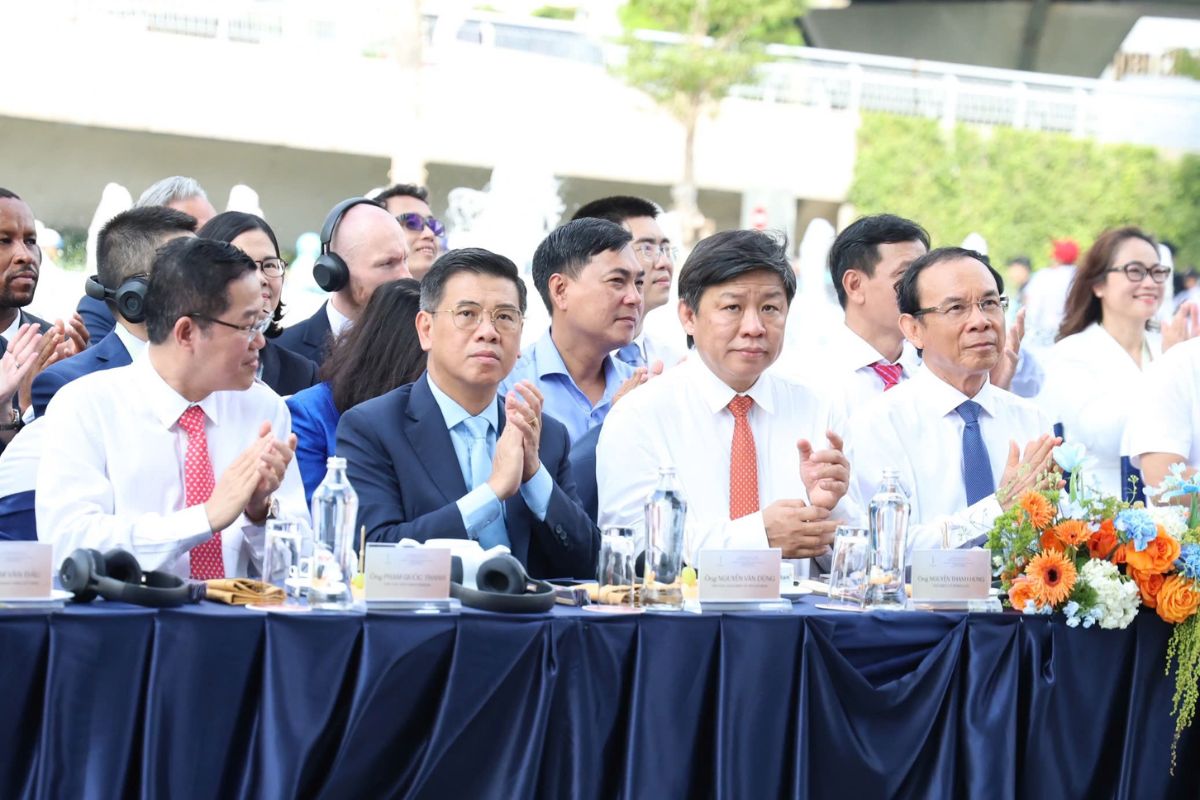 Cận cảnh tòa nhà chọc trời 55 tầng Saigon Marina International khai trương 9 Nhiều lãnh đạo cấp cao có mặt tại sự kiện