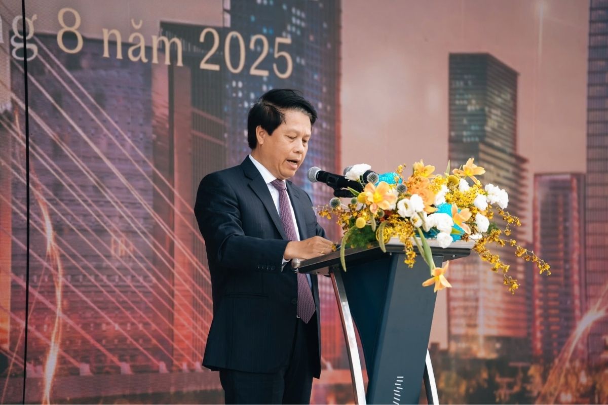 Cận cảnh tòa nhà chọc trời 55 tầng Saigon Marina International khai trương 19 Phó Thống đốc Ngân hàng Nhà nước Phạm Tiến Dũng phát biểu