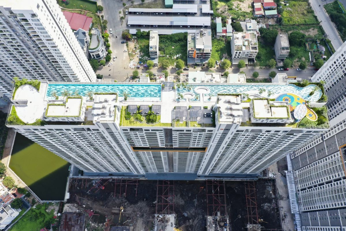 Chung cư River Panorama Quận 7 khi nào có sổ? 18 Hồ bơi - góc nhìn trên cao
