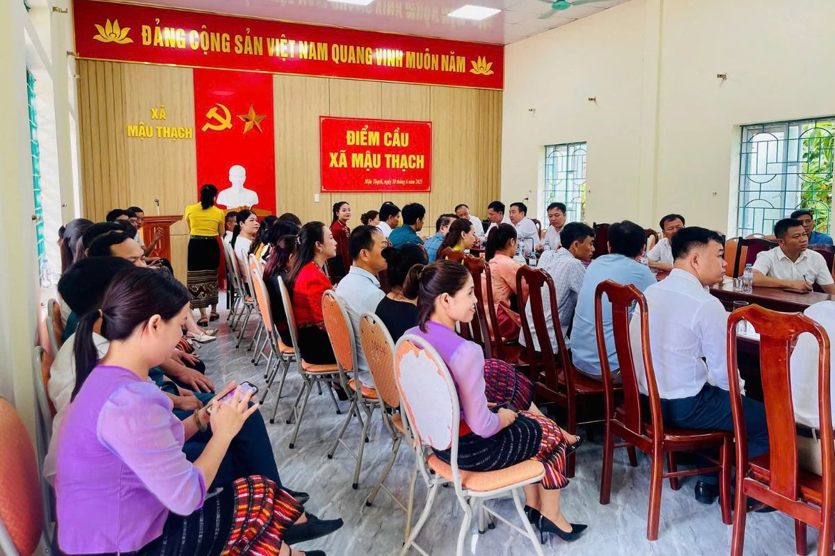 Chính quyền xã Mậu Thạch mới