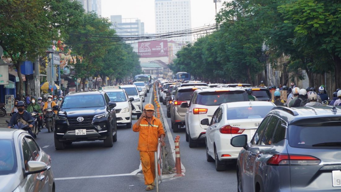 BẾN CẢNG NHÀ RỒNG KHÁNH HỘI - LÀM CÔNG VIÊN CHO CƯ DÂN 19 TPHCM mở rộng đường Nguyễn Tất Thành để giải cứu kẹt xe cửa ngõ phía Nam