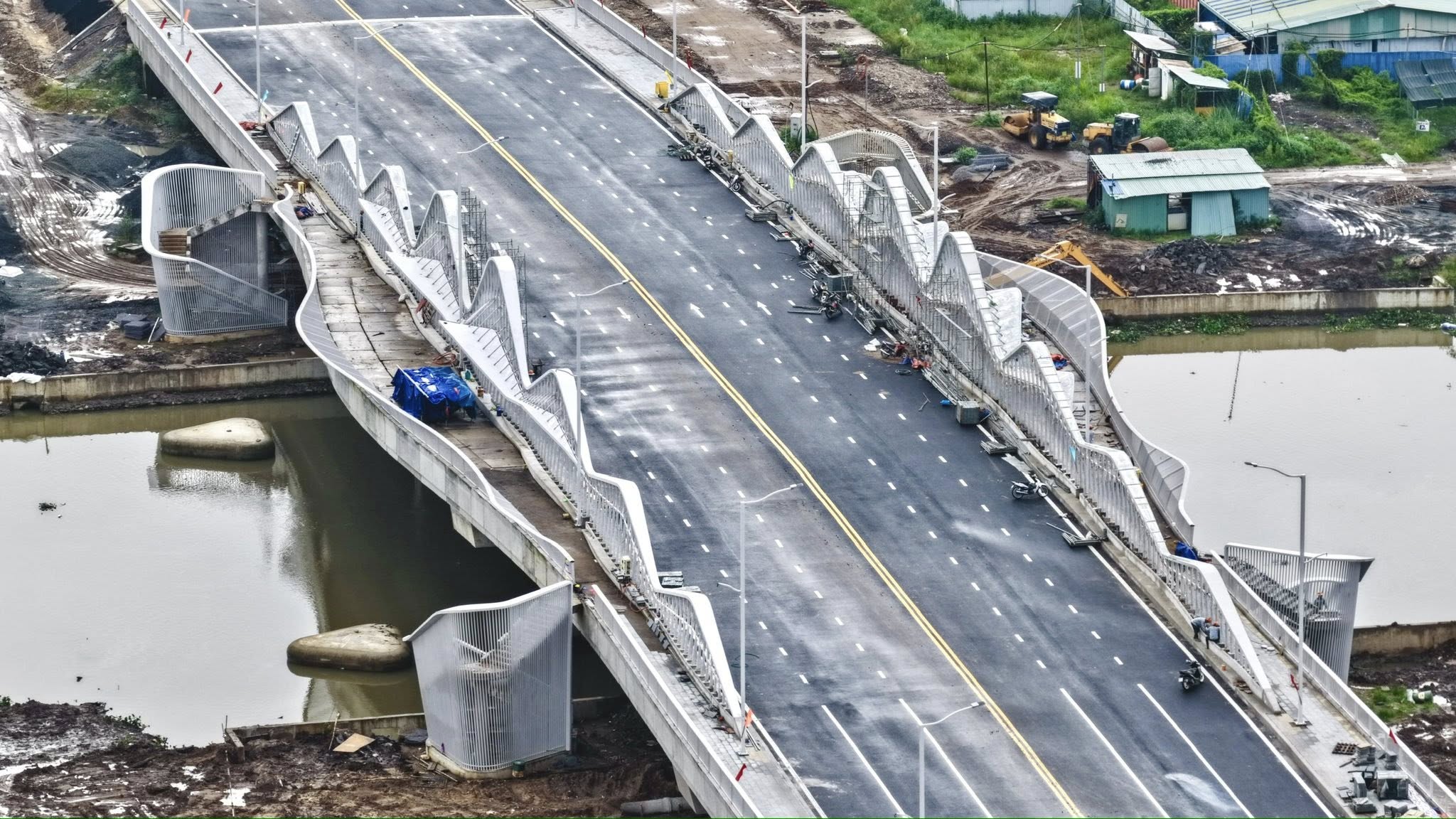 CẬP NHẬT CẦU LIÊN PHƯỜNG VÀ TIẾN ĐỘ DỰ ÁN GLOBAL CITY 29 Cầu Liên Phường – công trình hạ tầng trọng điểm thuộc khu Đông TP.HCM, đang bước vào giai đoạn hoàn thiện cuối cùng, đánh dấu cột mốc quan trọng trong việc hoàn chỉnh mạng lưới giao thông của khu vực Thủ Đức.