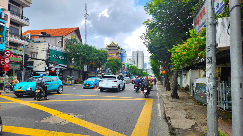 Theo đề xuất ban đầu, dự án mở rộng đường Nguyễn Tất Thành cần khoảng 2.950 tỷ đồng.