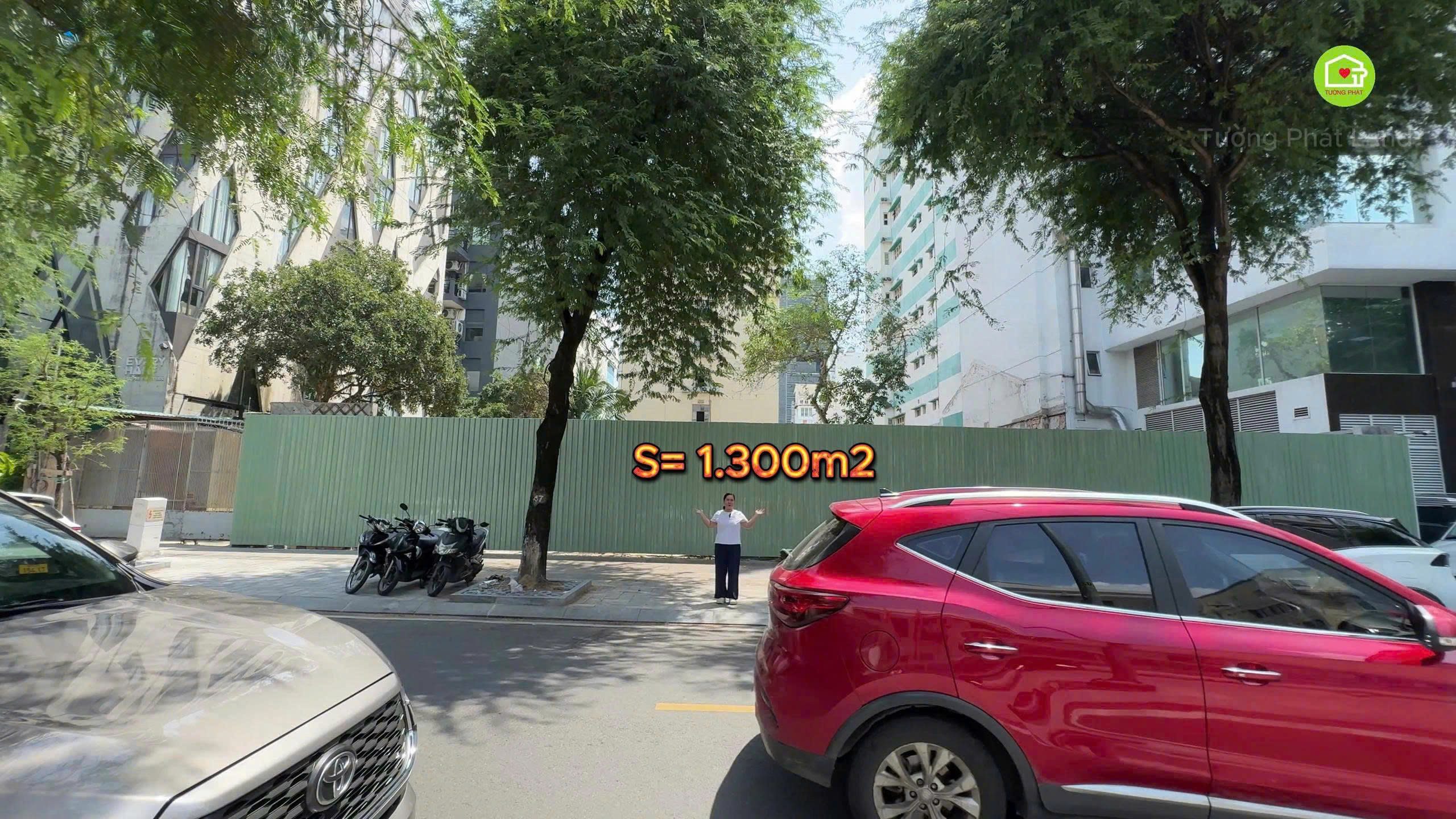 Diện tích lớn hiếm có của khu đất quận 1: 1.303 m² – Ngang 30m, dài gần 45m