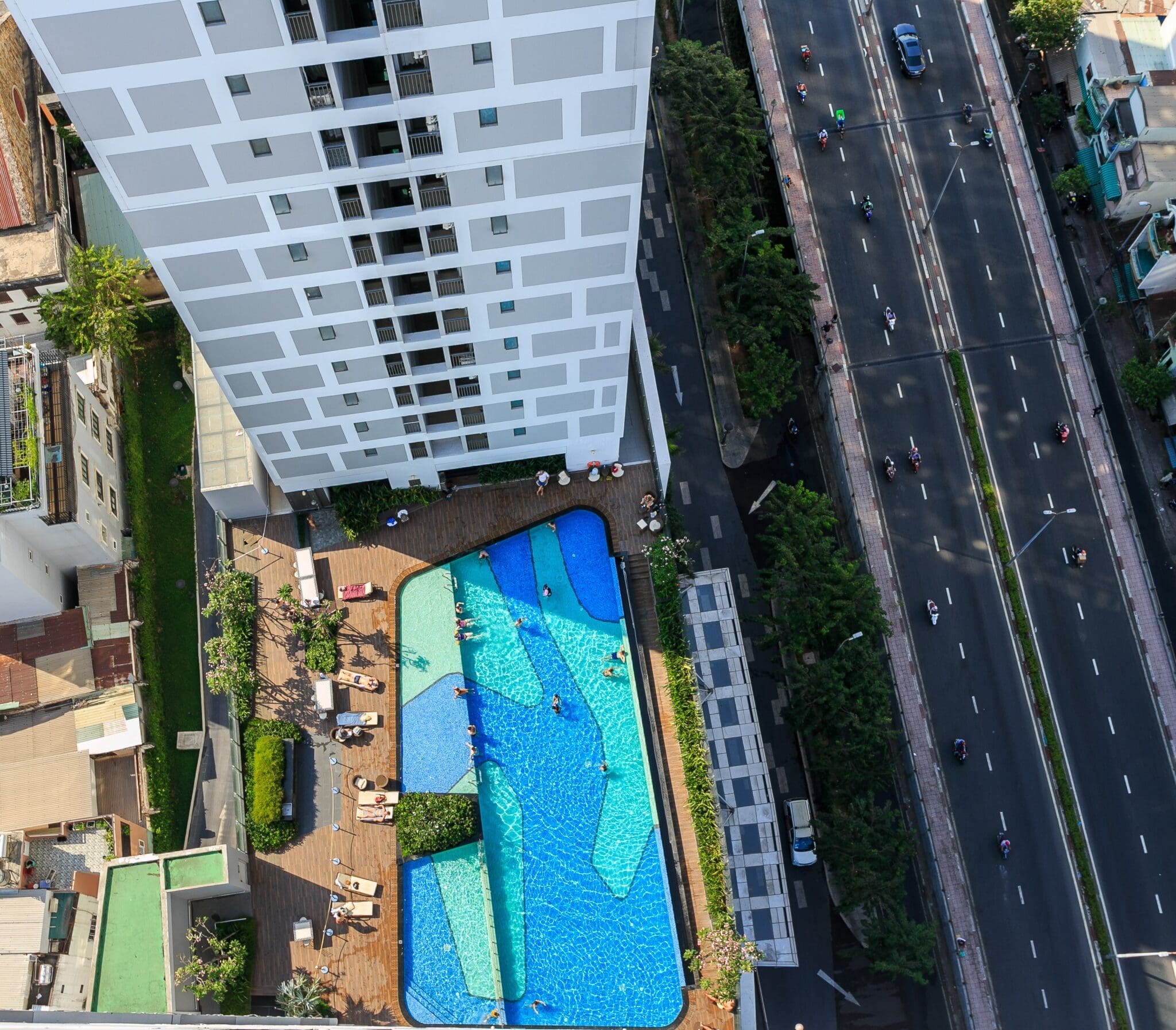 Công năng hồ bơi cũng được tổ chức theo hướng phục vụ đa dạng nhu cầu