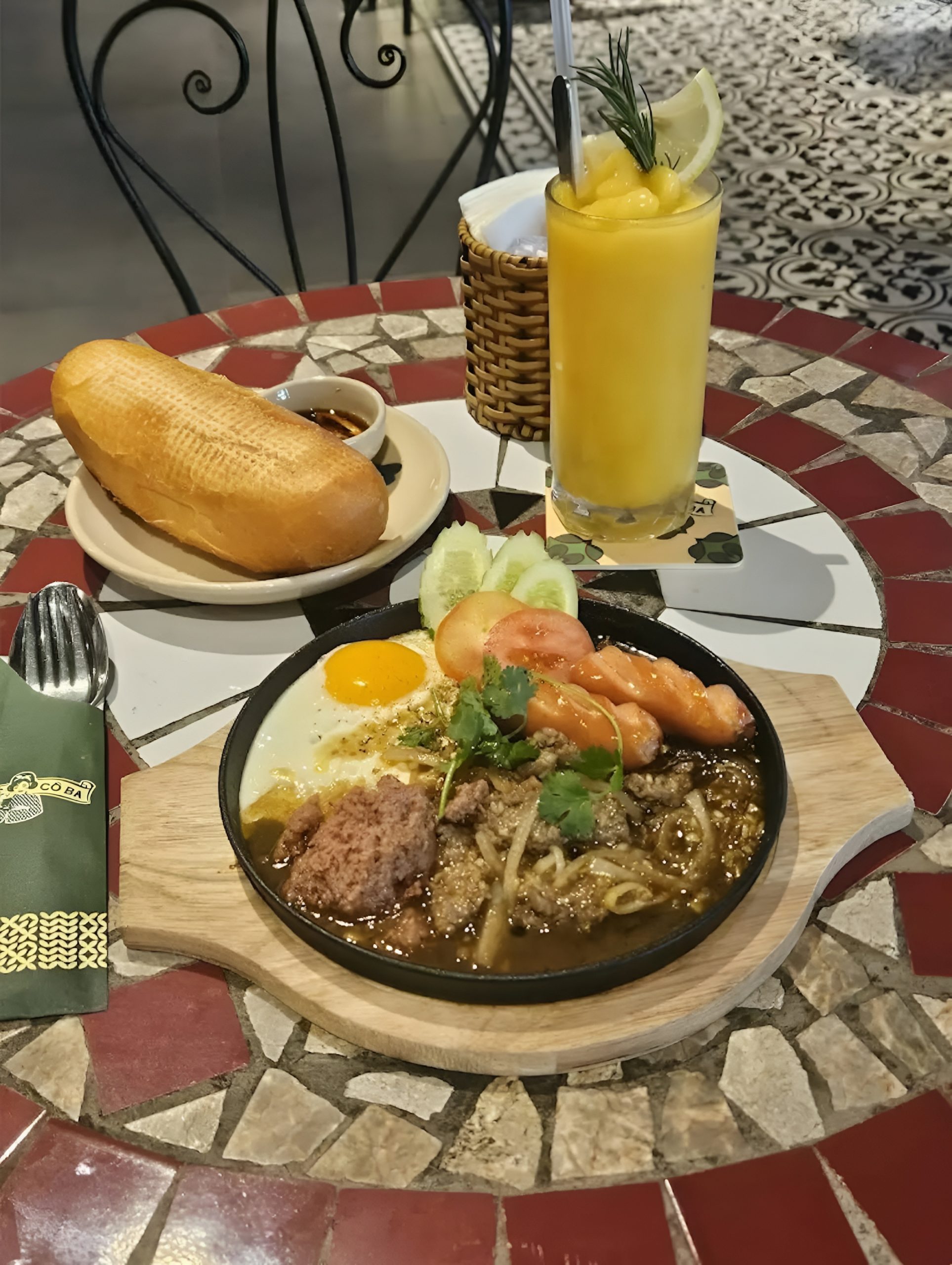 Cà Phê Cô Ba tại chung cư RiverGate