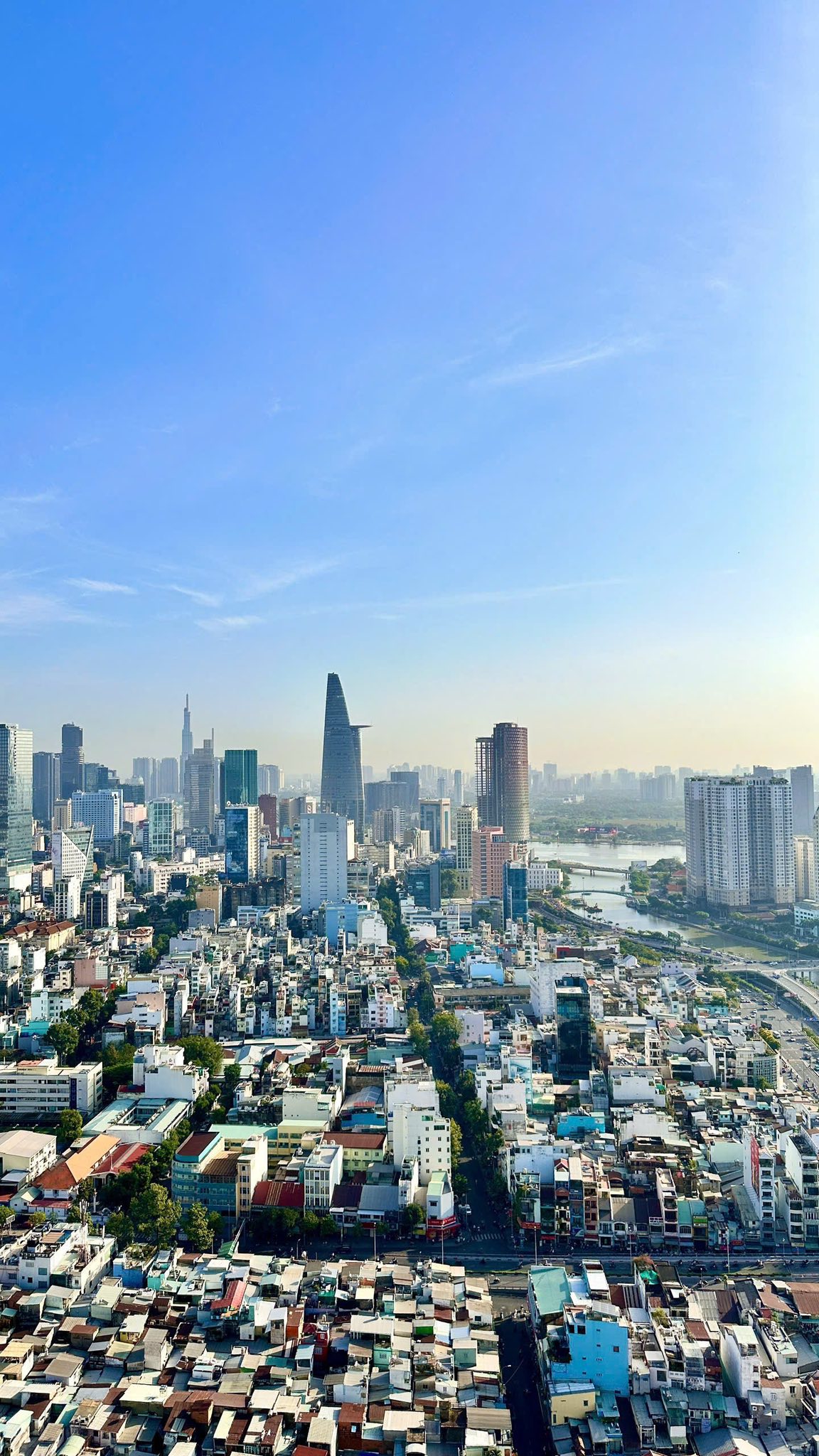 CHÍNH THỨC CẤT NÓC TÒA THÁP CUỐI THE GRAND MANHATTAN QUẬN 1 31 Với The Grand Manhattan, việc Novaland tham gia phát triển dự án tại khu vực lõi trung tâm Quận 1 được xem là bước đi phù hợp với chiến lược tập trung vào các quỹ đất có vị trí trọng điểm.