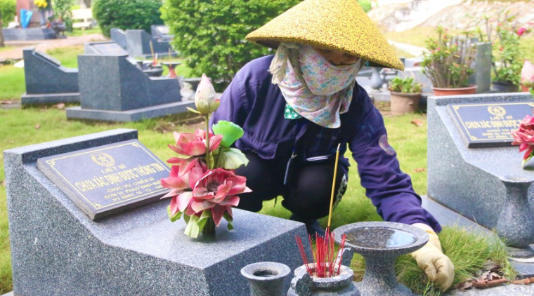 Thanh Minh mang dáng dấp của một nghi lễ cộng đồng, nơi con cháu nhớ về tổ tiên, gia đình sum họp và các giá trị truyền thống được tiếp nối một cách tự nhiên, bền bỉ.