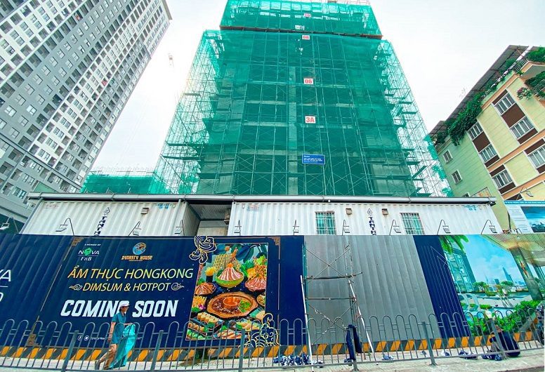 CHÍNH THỨC CẤT NÓC TÒA THÁP CUỐI THE GRAND MANHATTAN QUẬN 1 29 Theo định hướng quy hoạch bền vững, dự án được thiết kế phù hợp với xu hướng đô thị nén (compact city)