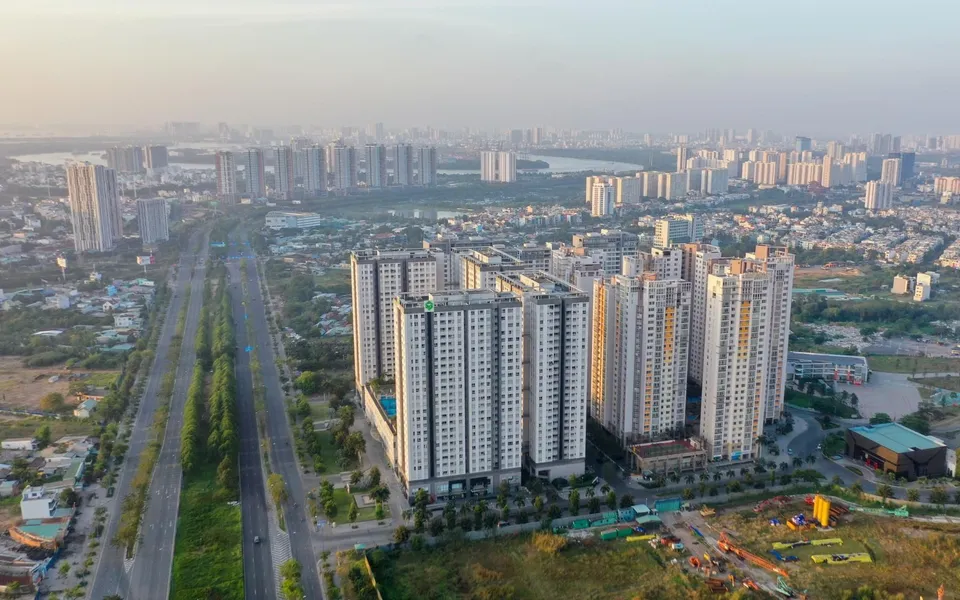 Có thể khái quát ba lợi ích chính: nâng cao năng lực chuyên môn, củng cố uy tín thị trường và tăng hiệu quả đối thoại chính sách.