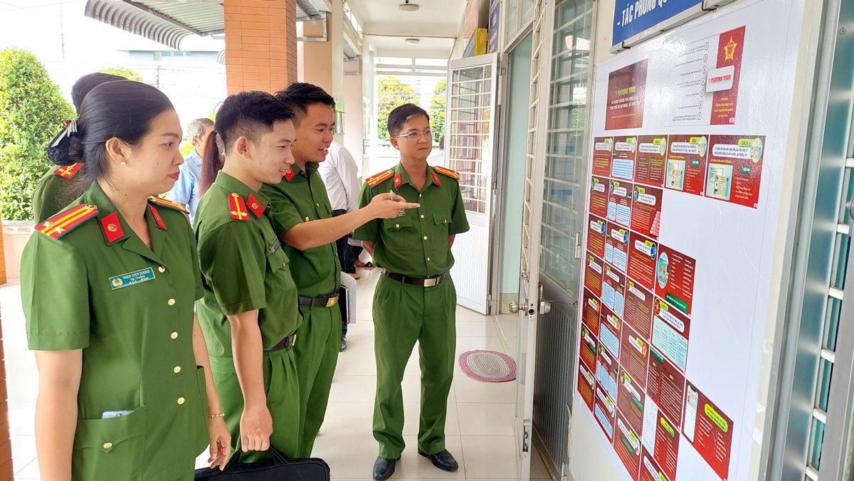 HƯỚNG DẪN ĐĂNG KÝ TẠM TRÚ CHO NGƯỜI NƯỚC NGOÀI TẠI VIỆT NAM 31 Hồ sơ đăng ký tạm trú gồm những gì?