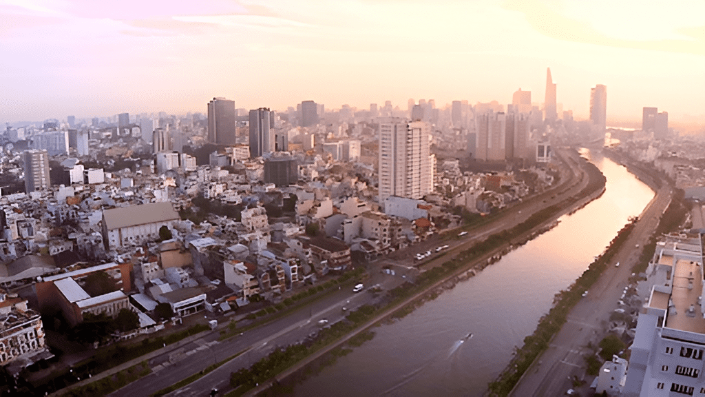 QUẬN 4 THAY ĐỔI NHƯ THẾ NÀO SAU 20 NĂM PHÁT TRIỂN ĐÔ THỊ?