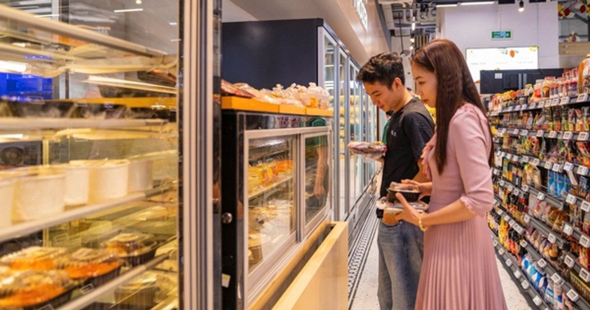 Nếu tỷ lệ lấp đầy dân cư là điều kiện cần thì sự đổ bộ của các thương hiệu bán lẻ, chuỗi siêu thị và dịch vụ thương mại chính là điều kiện đủ để kích hoạt một chu kỳ tăng giá mới cho dự án bất động sản. 