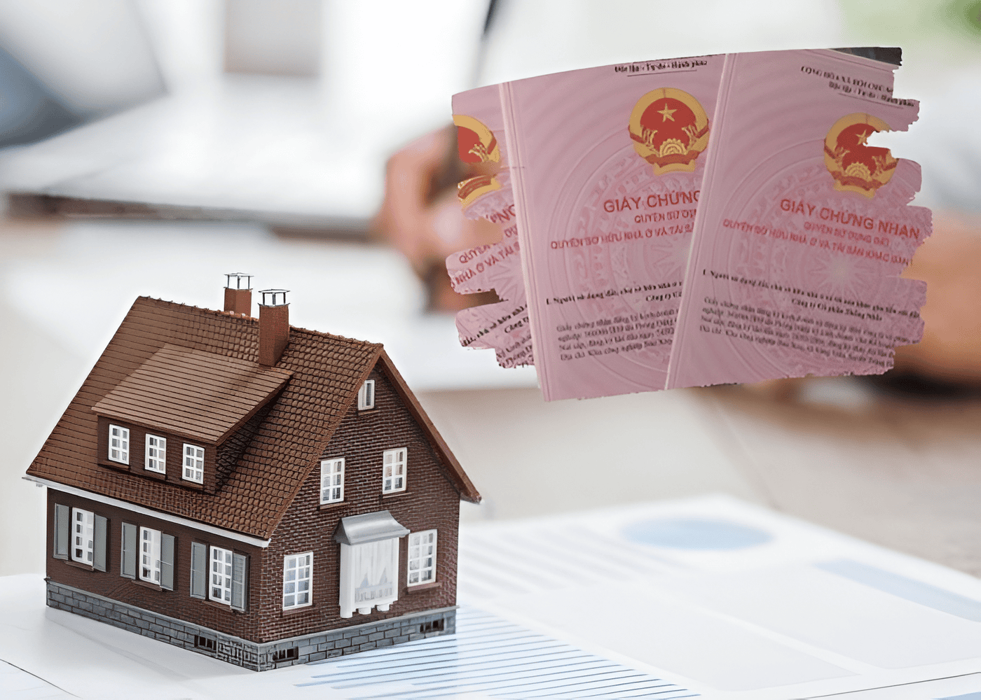 Pháp lý chính là chiếc van an toàn bảo vệ toàn bộ số vốn tích lũy của bạn trước những rủi ro tranh chấp hoặc dự án bị đình chỉ thi công vô thời hạn.