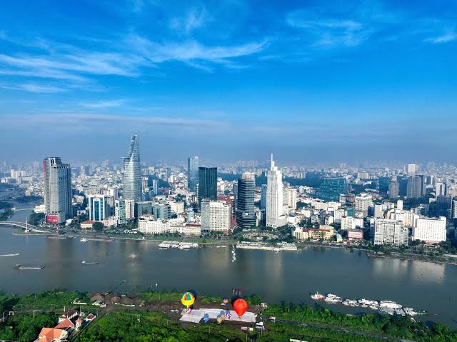 NGƯỜI MUA ĐANG CHỜ GIÁ GIẢM, CÒN NGƯỜI BÁN ĐANG CHỜ ĐIỀU GÌ? 26 Chờ đợi các quy định pháp luật mới giúp thị trường minh bạch hơn
